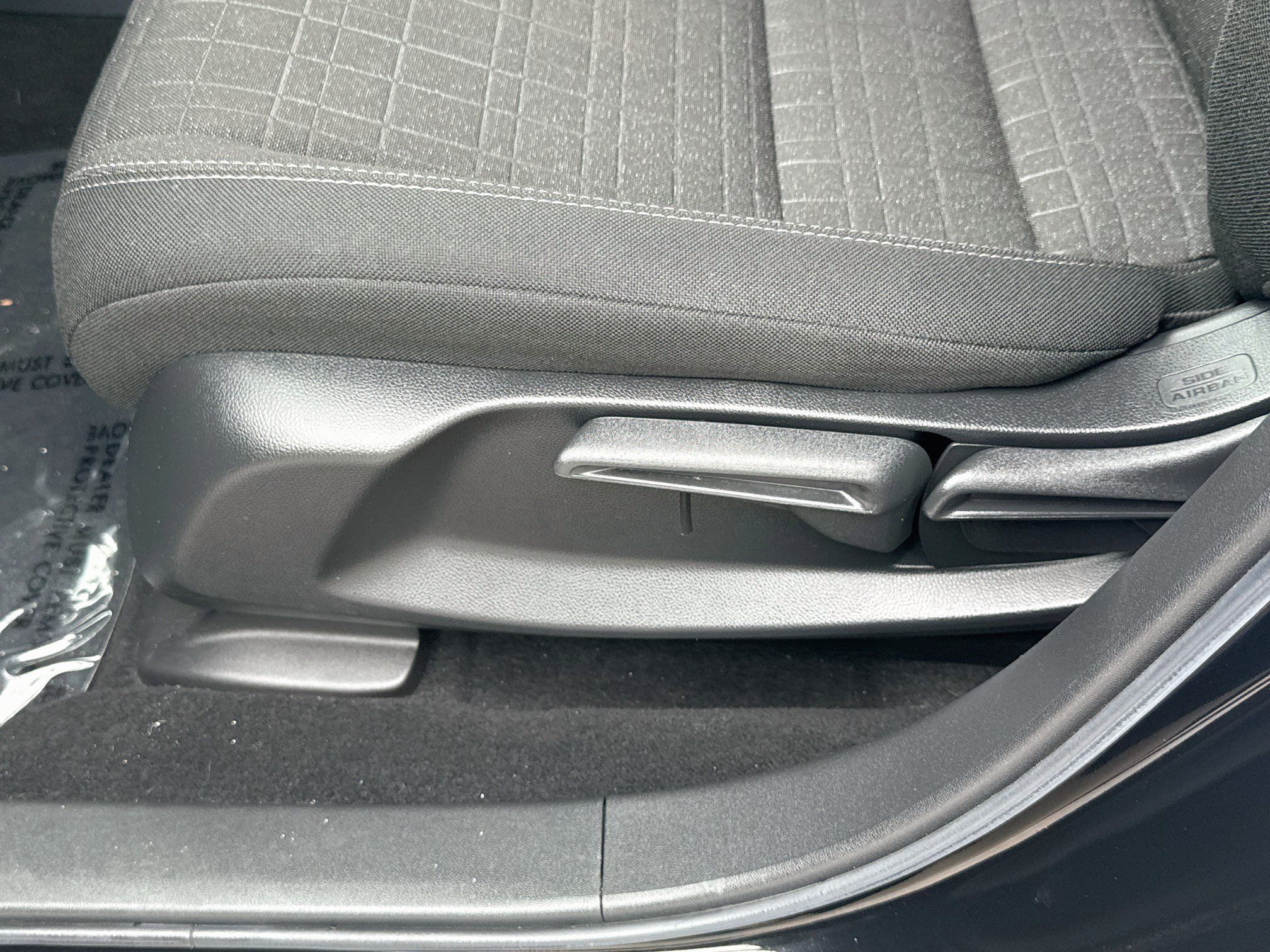 Certified 2025 Honda HR-V LX image 17