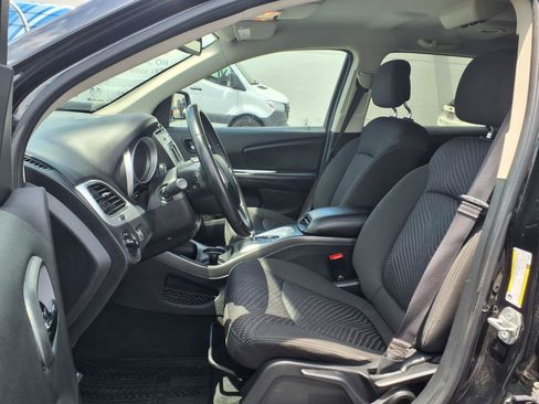 Used 2019 Dodge Journey SE w/ Connectivity Group FWD image 11