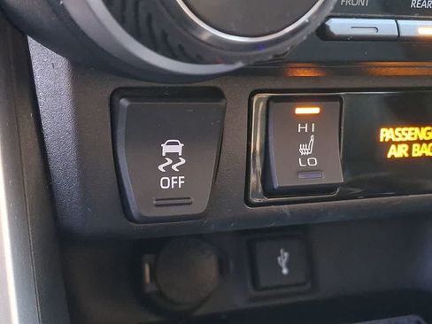 Used 2020 Toyota RAV4 XSE AWD/4WD image 21