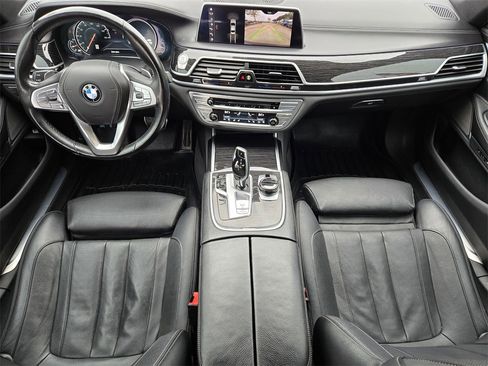Used 2019 BMW 740i xDrive w/ Executive Package image 5