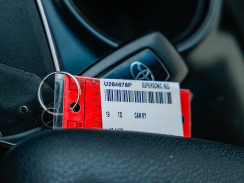 Used 2019 Toyota Camry SE image 7