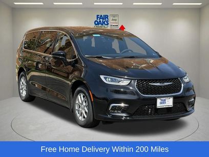 New 2026 Chrysler Pacifica Select