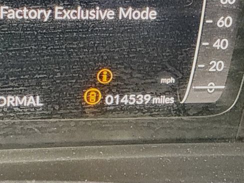 Used 2025 Honda Pilot Elite image 12