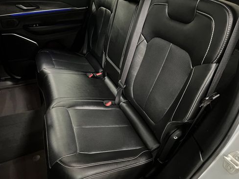 Used 2023 Jeep Grand Cherokee Overland image 55