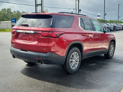 Used 2023 Chevrolet Traverse LT FWD image 4