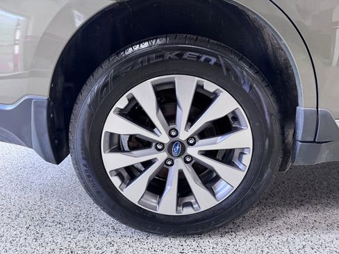 Used 2017 Subaru Outback 3.6R Touring AWD/4WD image 14