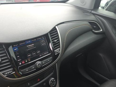Used 2020 Chevrolet Trax LT FWD image 8