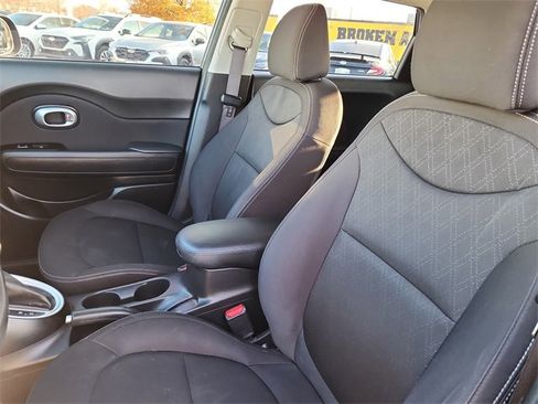 Used 2018 Kia Soul Base w/ Convenience Package image 13