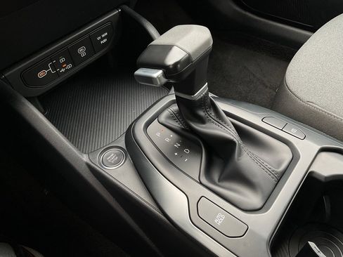 Used 2025 Kia K4 LXS image 33