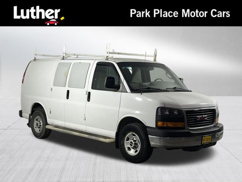 Used 2016 GMC Savana 2500 image 1