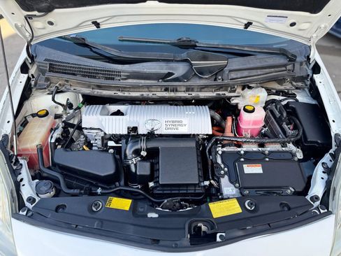 Used 2014 Toyota Prius Two image 18