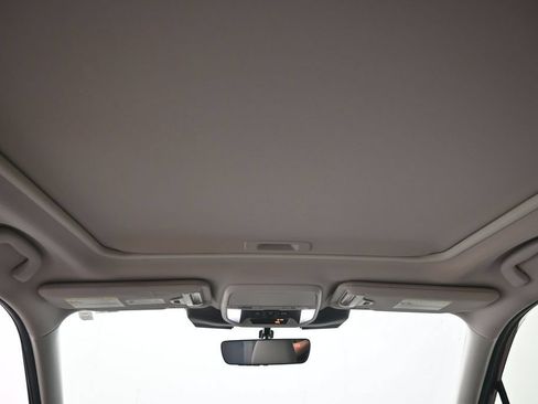 Used 2023 Subaru Forester Premium AWD/4WD image 24
