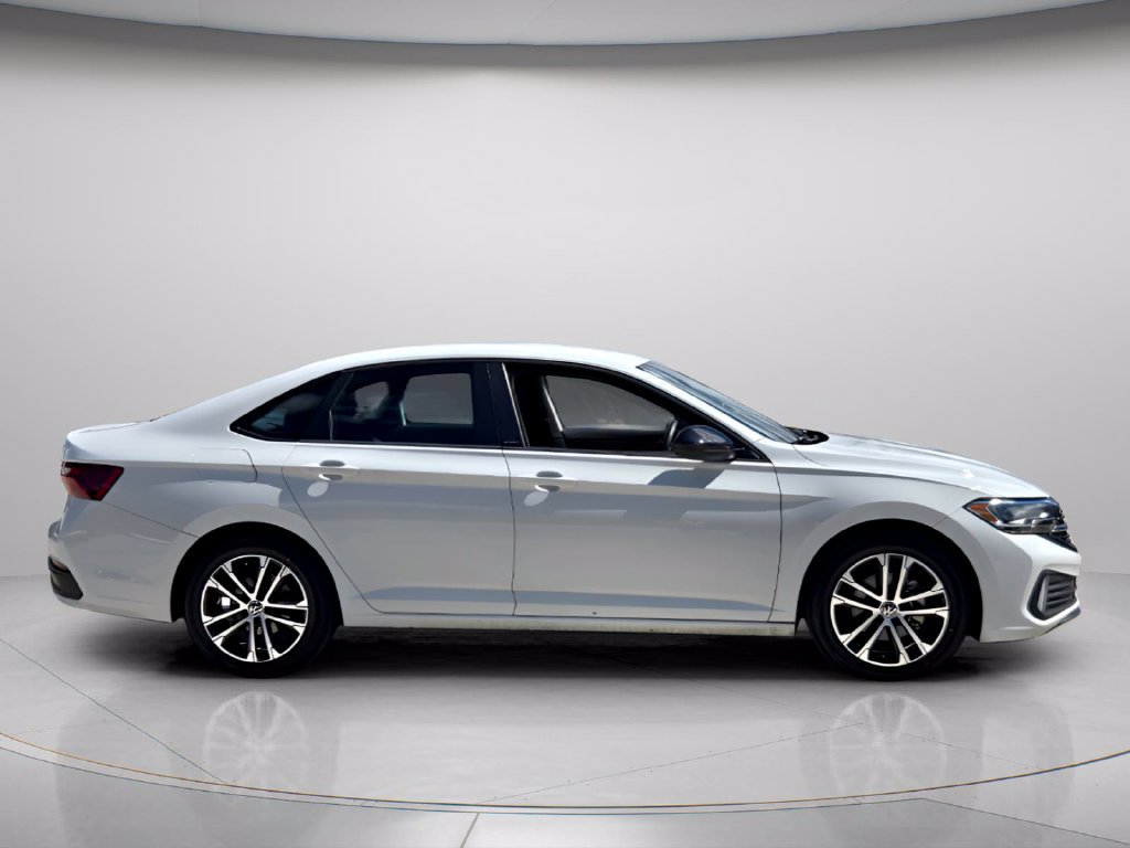 Certified 2024 Volkswagen Jetta Sport FWD image 7
