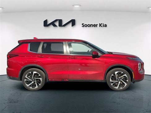 Used 2022 Mitsubishi Outlander ES image 7