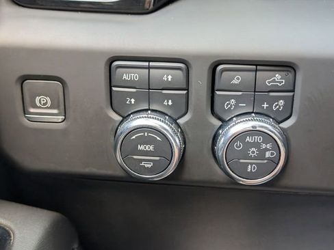 Used 2023 GMC Sierra 1500 AT4 w/ AT4 Premium Package AWD/4WD image 14