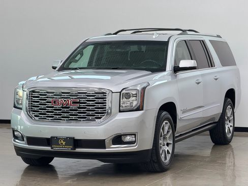 Used 2019 GMC Yukon XL Denali w/ Open Road Package image 3