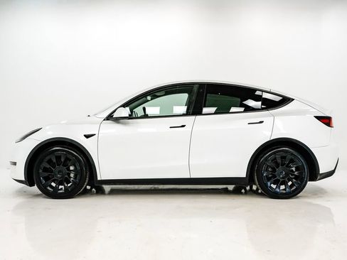 Used 2021 Tesla Model Y Long Range image 22