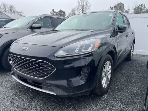 Used 2020 Ford Escape SE image 1