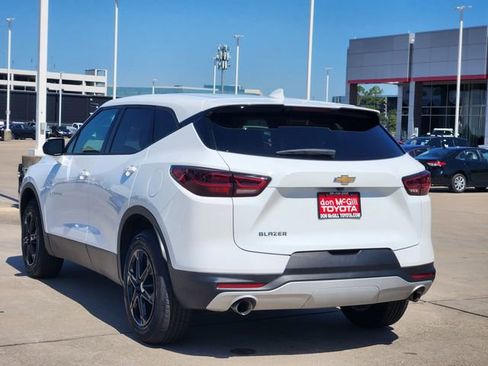 Used 2025 Chevrolet Blazer LT FWD image 5