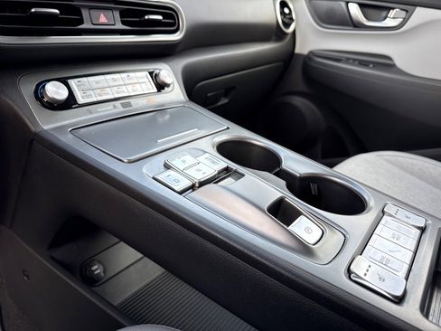 Used 2023 Hyundai Kona SE w/ Cargo Package image 31