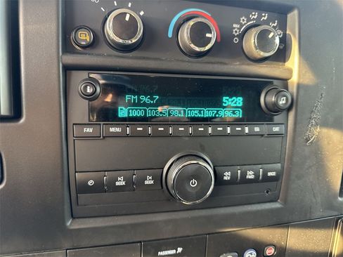 Used 2018 Chevrolet Express 3500 LT w/ LT Preferred Equipment Group image 16