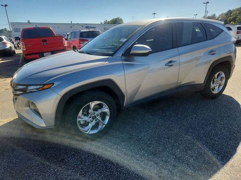 Certified 2024 Hyundai Tucson SE image 3
