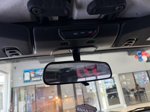 Used 2023 Jeep Gladiator Willys image 30