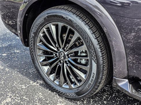 Used 2023 INFINITI QX80 Premium Select w/ All-Season Package image 10