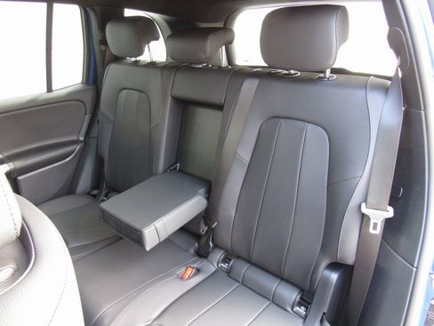 New 2025 Mercedes-Benz GLB 250 4MATIC image 17