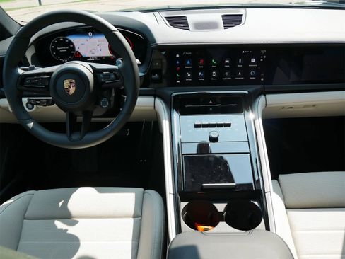 New 2025 Porsche Panamera 4 image 7