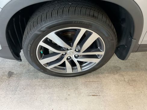Used 2017 Honda Pilot Touring image 10