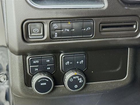 Used 2021 Chevrolet Tahoe Z71 w/ Rear Media and Nav Package image 11