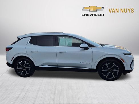 Used 2024 Chevrolet Equinox EV LT FWD image 4