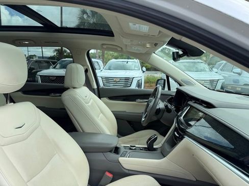 Certified 2023 Cadillac XT6 Premium Luxury FWD image 14