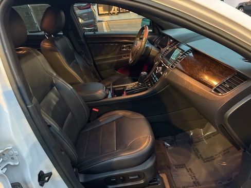 Used 2017 Ford Taurus Limited image 28