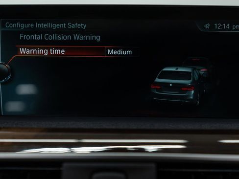 Used 2017 BMW 330e image 28