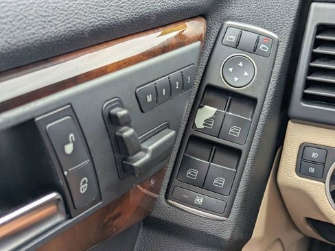 Used 2012 Mercedes-Benz GLK 350 2WD image 24