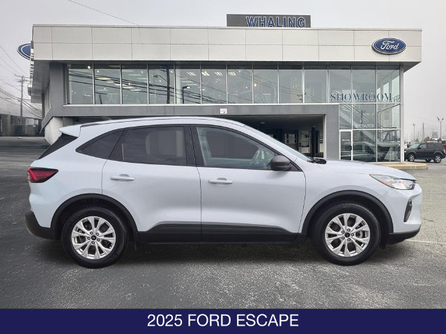 Used 2025 Ford Escape Active FWD image 9