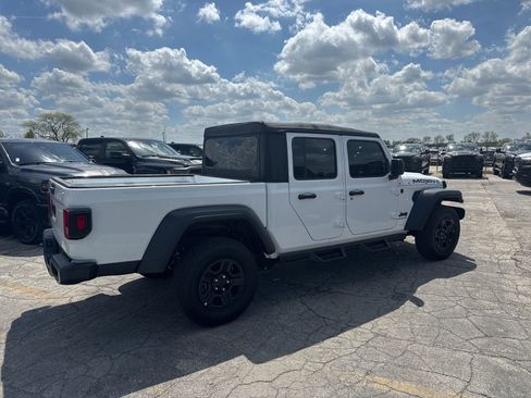 Used 2025 Jeep Gladiator Sport AWD/4WD image 6