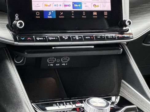 Used 2024 Jeep Wagoneer Series III image 4