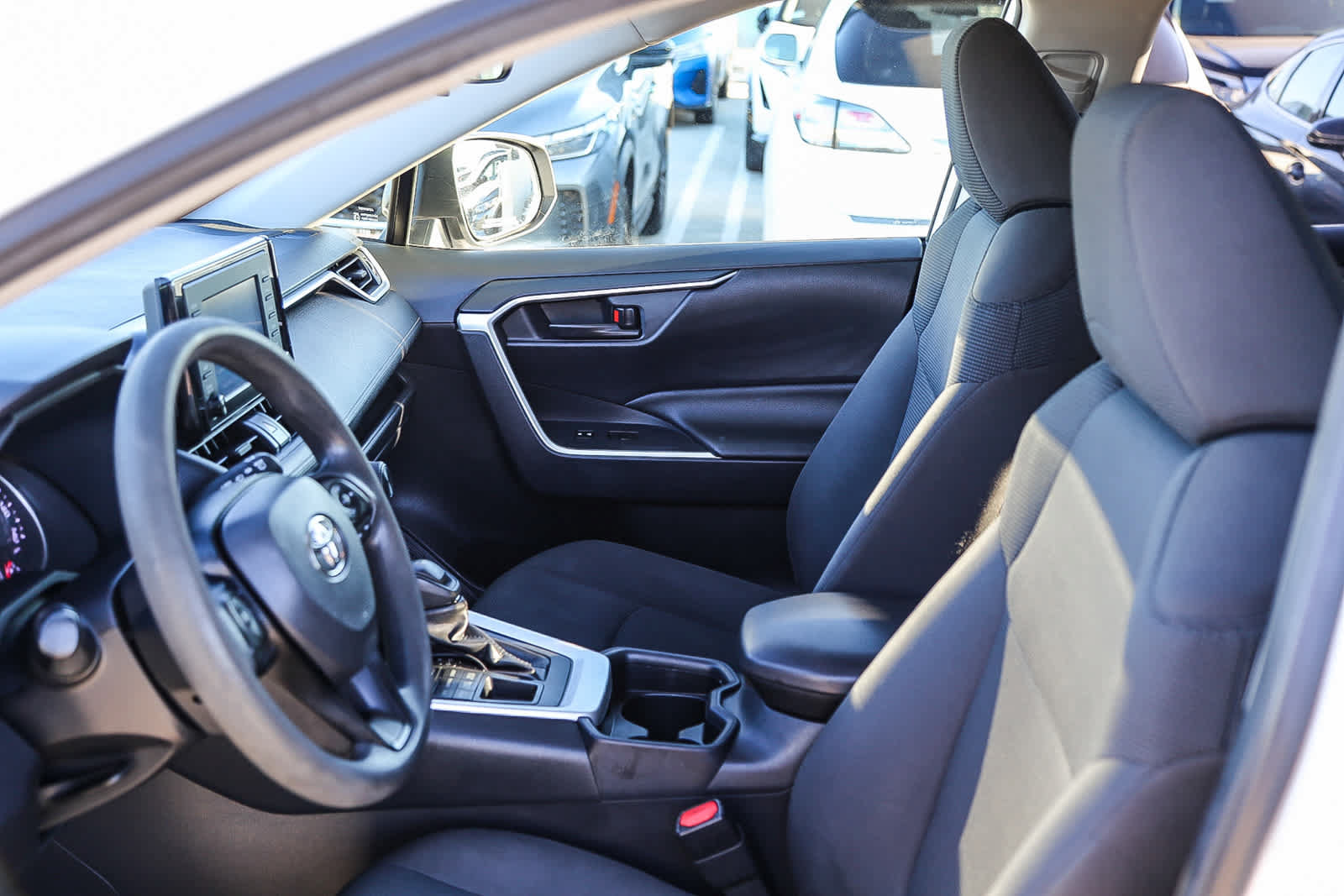 Used 2019 Toyota RAV4 LE w/ Carpet Mat Package AWD/4WD image 16
