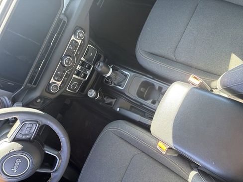 Used 2024 Jeep Wrangler Unlimited Sport AWD/4WD image 17