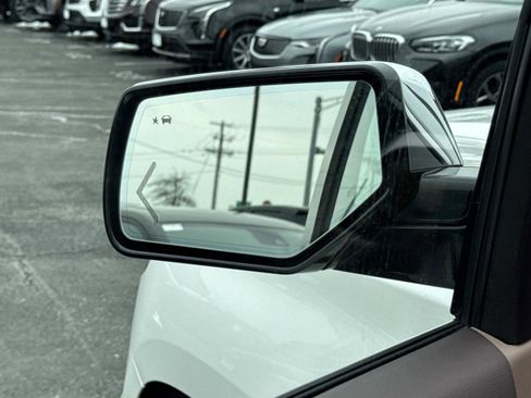 Used 2018 Chevrolet Suburban Premier image 19