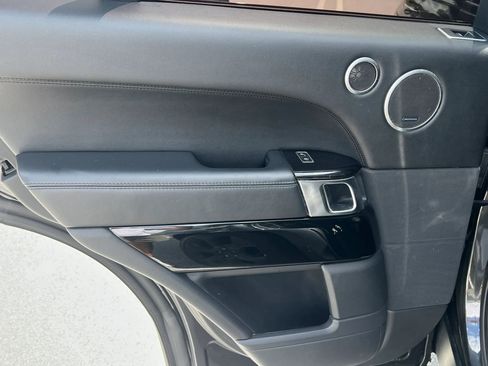 Used 2013 Land Rover Range Rover HSE AWD/4WD image 19