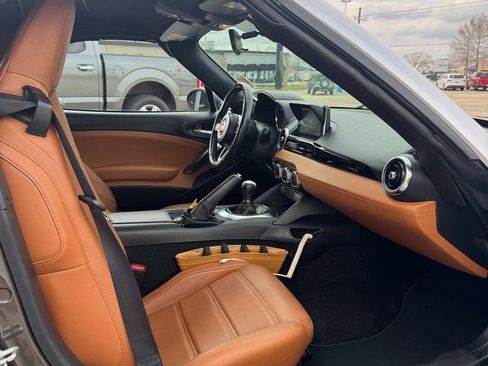 Used 2019 FIAT 124 Spider Lusso image 12