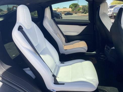 Used 2018 Tesla Model X 75D AWD/4WD image 12