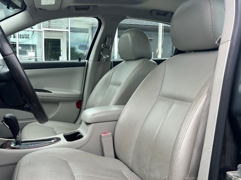 Used 2010 Chevrolet Impala LT w/ Luxury Edition Package FWD image 8
