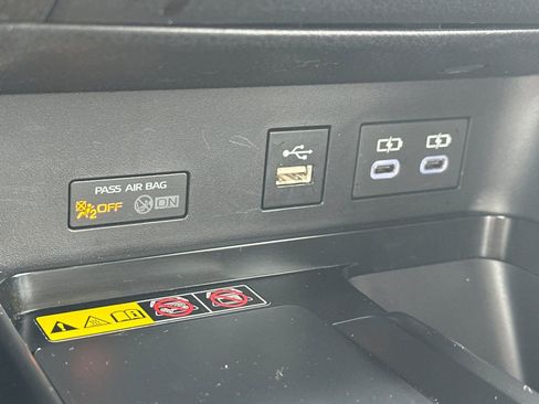 Certified 2025 Toyota Camry SE w/ Convenience Package image 31