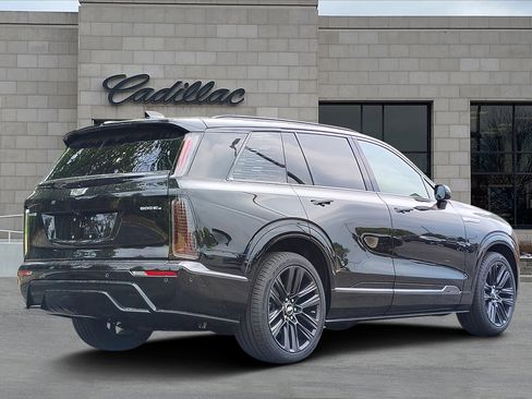 New 2026 Cadillac Vistiq Platinum w/ LPO, Floor Liner Package image 3