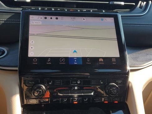 Certified 2022 Jeep Grand Cherokee L Limited image 33